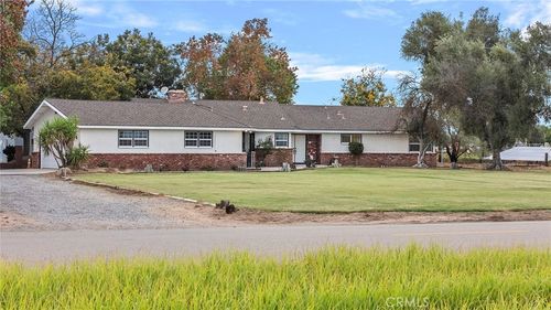 2511 N Del Rey Ave, Sanger, CA, 93657-8526 | Card Image