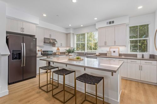 105-5680 Surfrider Way, Goleta, CA, 93117-3892 | Card Image