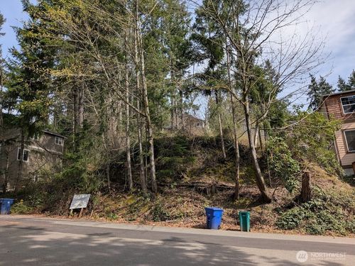 1324 211th Ave Ne, Sammamish, WA, 98074-6723 | Card Image