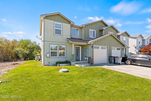 704 Fountain Blvd, Zillah, WA, 98953-9090 | Card Image