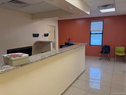 5037 Broadway, New York, NY, 10034-1131 | Card Image