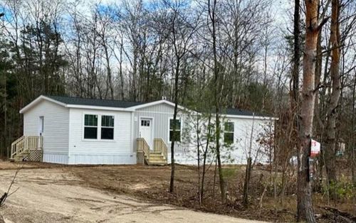 9036 N Jones Rd, Howard City, MI, 49329-8803 | Card Image