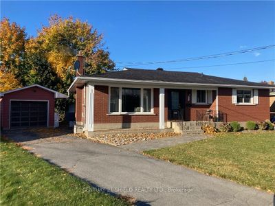 821 Haldimand Cres, House other with 3 bedrooms, 2 bathrooms and 4 parking in Cornwall ON | Image 1