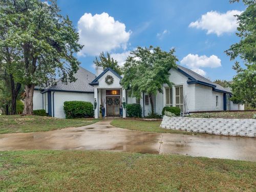 1828 Valley View Dr, Cedar Hill, TX, 75104-7842 | Card Image