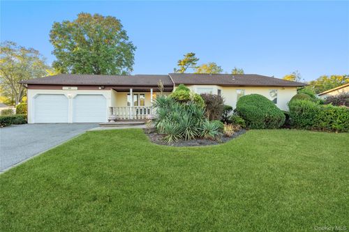 48 Fairfield Dr, Dix Hills, NY, 11746-7138 | Card Image