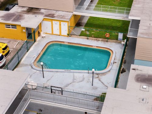 b215-1500 Crescent Cir, Lake Park, FL, 33403-2234 | Card Image