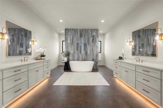 Primary Bath | Image 16