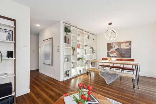 15-901 W 17th St, North Vancouver, BC, V7P1V8 | Card Image