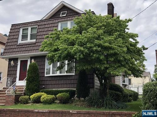 709 Kingsland Ave, Ridgefield, NJ, 07657-1409 | Card Image