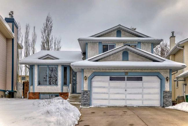 19 Sandringham Close Nw, Home with 4 bedrooms, 3 bathrooms and 4 parking in Calgary AB | Image 1