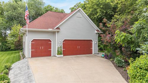 8405 Ridgeview Court, Winchester, WI, 54947 | Card Image
