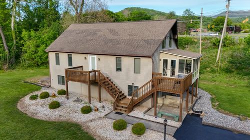 8796 Roanoke Rd, Elliston, VA, 24087-3524 | Card Image