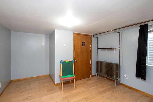 Lower level bonus room | Image 15