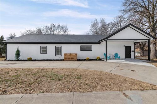 301 Ottawa St, Leavenworth, KS, 66048-2045 | Card Image