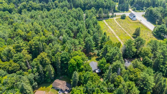 10979 Highway 118, House other with 3 bedrooms, 1 bathrooms and 8 parking in Algonquin Highlands ON | Image 40