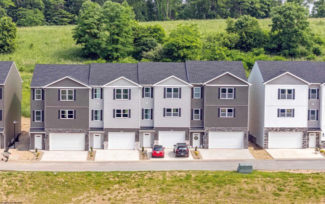 272 Red Oak Ln, Townhouse with 3 bedrooms, 3 bathrooms and 2 parking in Morgantown WV | Image 4