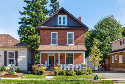 {{alt}} | Card Image