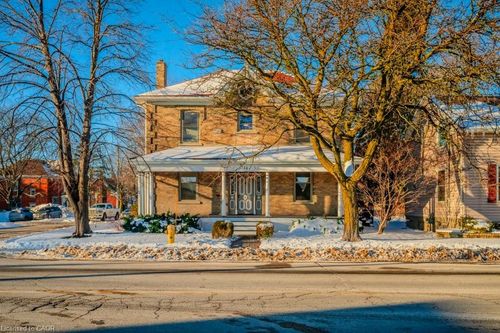 44 Hope St W, Tavistock, ON, N0B2R0 | Card Image