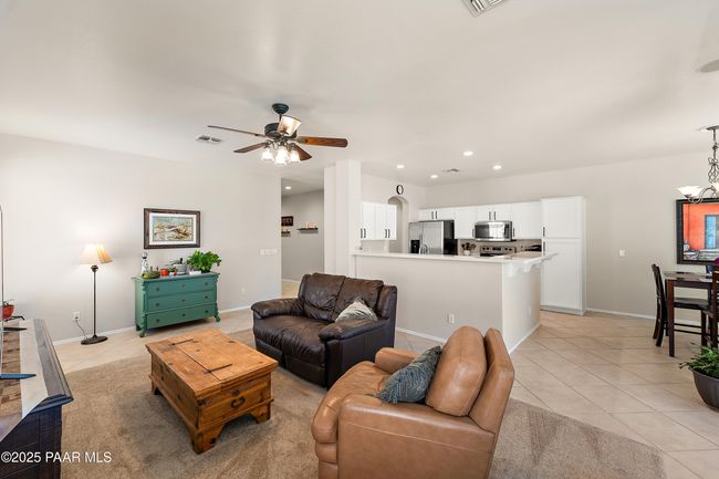 FAMILY/GREAT ROOM | Image 12