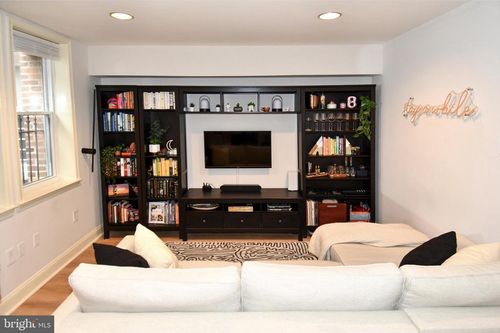 apt-105-1731 Willard St Nw, WASHINGTON, DC, 20009-1705 | Card Image