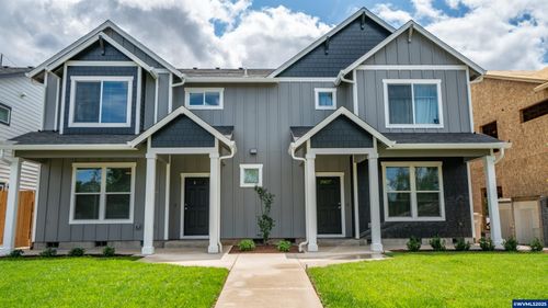 38 & 40 Sand Ridge Ct, Lebanon, OR, 97355-2389 | Card Image