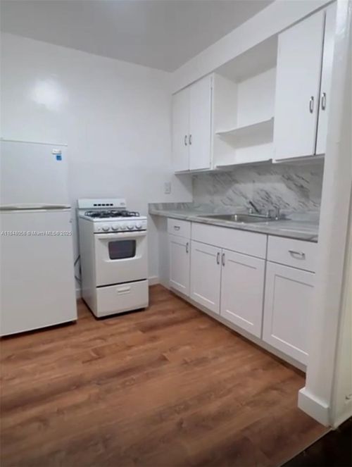 apt-12a-1611 Pennsylvania Ave, Miami Beach, FL, 33139-7727 | Card Image