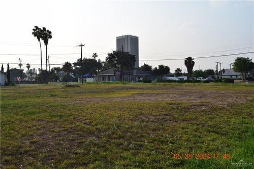 819 S 9th St, McAllen, TX, 78503 | Card Image