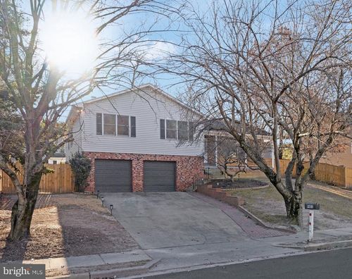 9403 Talisman Dr, VIENNA, VA, 22182-3462 | Card Image