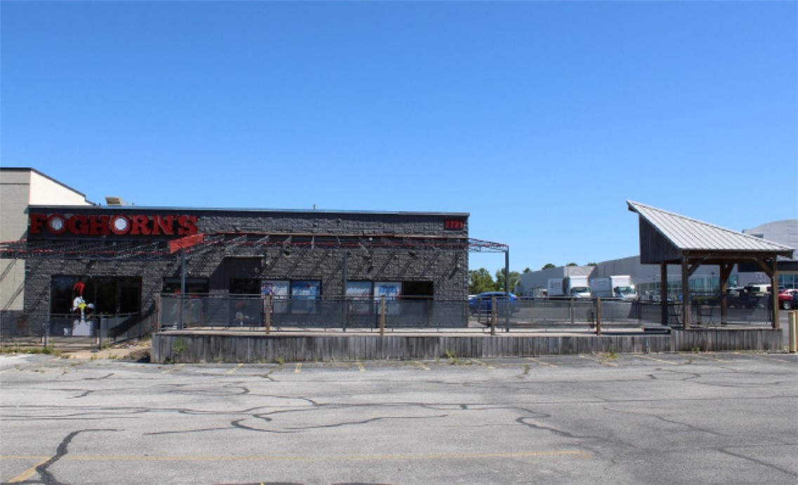 2221 W Walnut St, Rogers, AR 72756