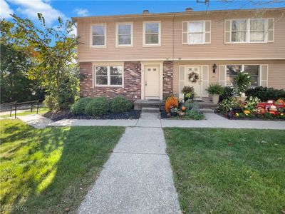 71 Quaker Ridge Drive, Townhouse with 2 bedrooms, 1 bathrooms and null parking in Akron OH | Image 1