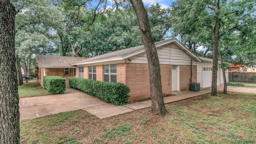 100 Oakhurst Dr, Hurst, TX, 76053-4026 | Card Image