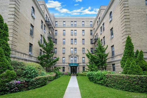 2m-43 Calton Rd, New Rochelle, NY, 10804-4038 | Card Image