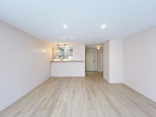 8120 Bennett Rd, Richmond, BC, V6Y1N5 | Card Image