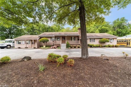1501 Upland Dr, Greensboro, NC, 27405-5026 | Card Image