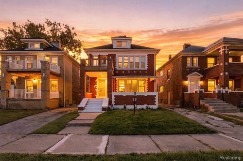 2015 Gladstone St, Detroit, MI, 48206-2278 | Card Image
