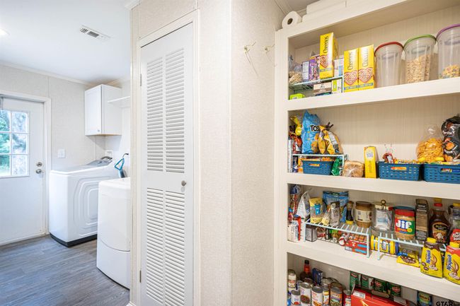 21167 Joe Paul Ln, House other with 4 bedrooms, 2 bathrooms and null parking in Chandler TX | Image 31