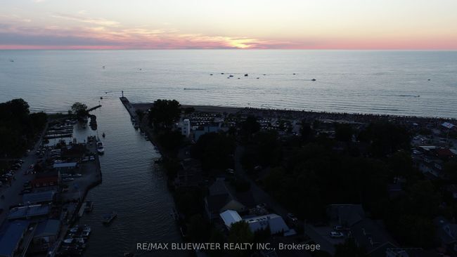 1 - 8 Oak St, Condo with 2 bedrooms, 1 bathrooms and 1 parking in Grand Bend ON | Image 31