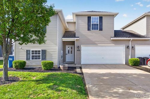 906 Arapaho Dr, Warrenton, MO, 63383-7191 | Card Image