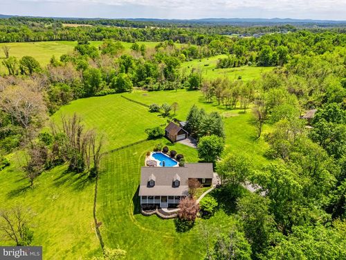 18660 and 18654 Airmont Road, Purcellville, VA, 20132 | Card Image