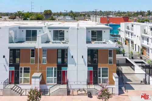117 W Plymouth, Inglewood, CA, 90302 | Card Image