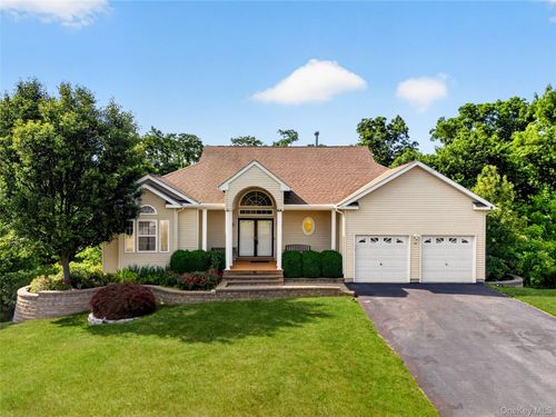 19 Ash Rd, Wappingers Falls, NY, 12590-7514 | Card Image