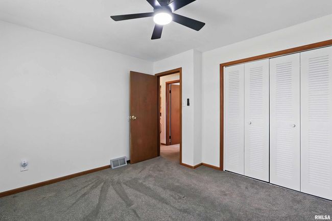 21704 283 Rd Ave, House other with 4 bedrooms, 3 bathrooms and null parking in Le Claire IA | Image 21