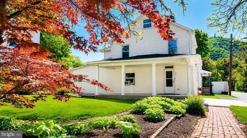 301 Swatara St, DAUPHIN, PA, 17018-6404 | Card Image