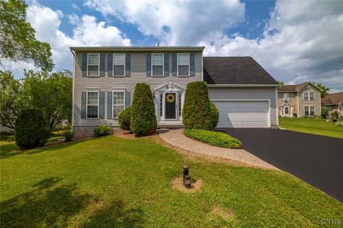 110 Clark Cir, Canastota, NY, 13032-8500 | Card Image
