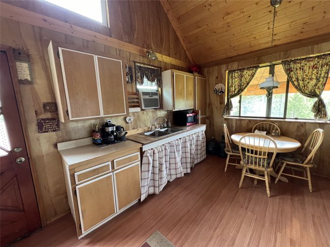 kitchen and dining area | Image 26