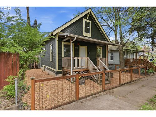 2323 N Terry St, Portland, OR, 97217-6451 | Card Image