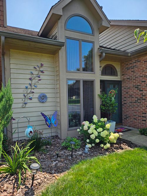 1489 Grand Isle Ct, Hobart, IN, 46342-6223 | Card Image