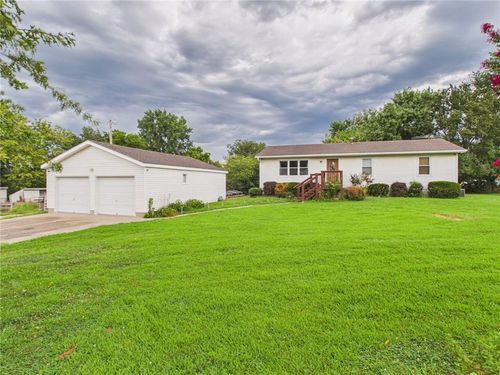 205 Nw 21st Rd, Warrensburg, MO, 64093-7901 | Card Image