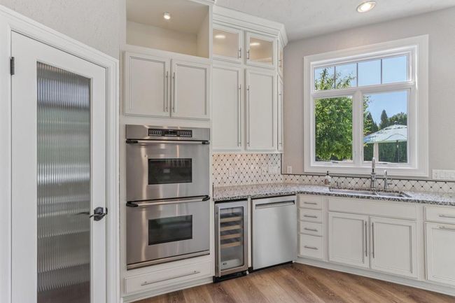 1601 Cedar Bend, House other with 5 bedrooms, 4 bathrooms and null parking in Hartland WI | Image 24