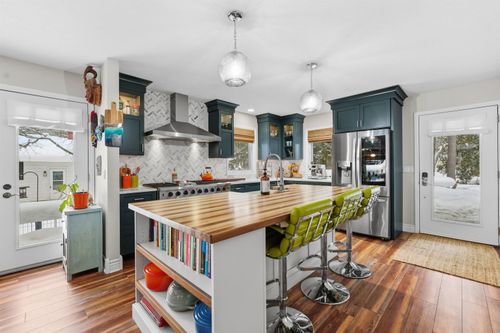 227 Monroe St, Traverse City, MI, 49684-2116 | Card Image